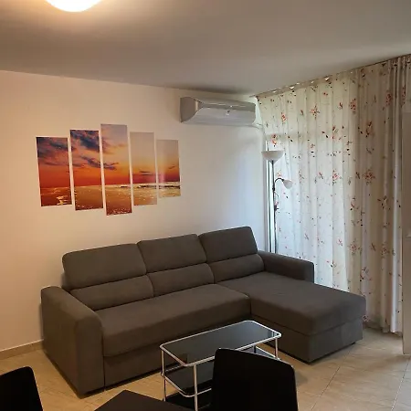Apartman 2-bedroom Apartment, Perfect For Families Napospart