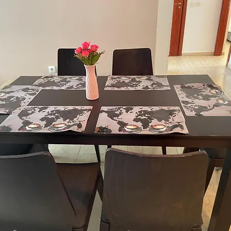 2-bedroom Apartment, Perfect For Families Apartament